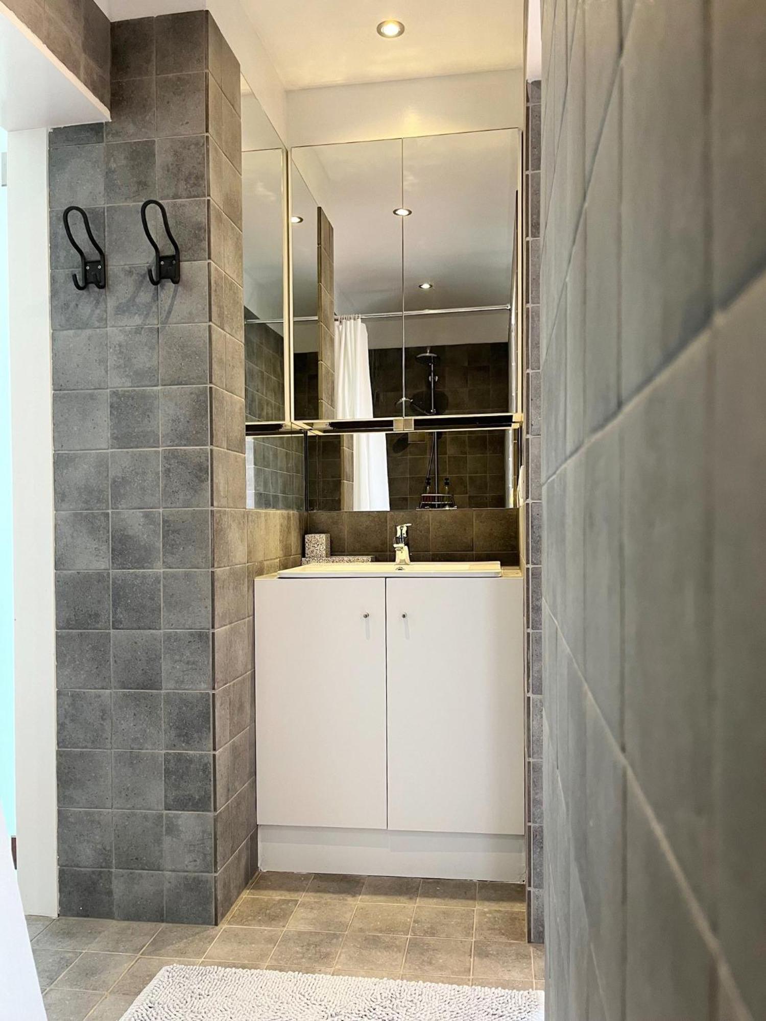 Trendy & Sunny Apartment In เกนต์ ภายนอก รูปภาพ