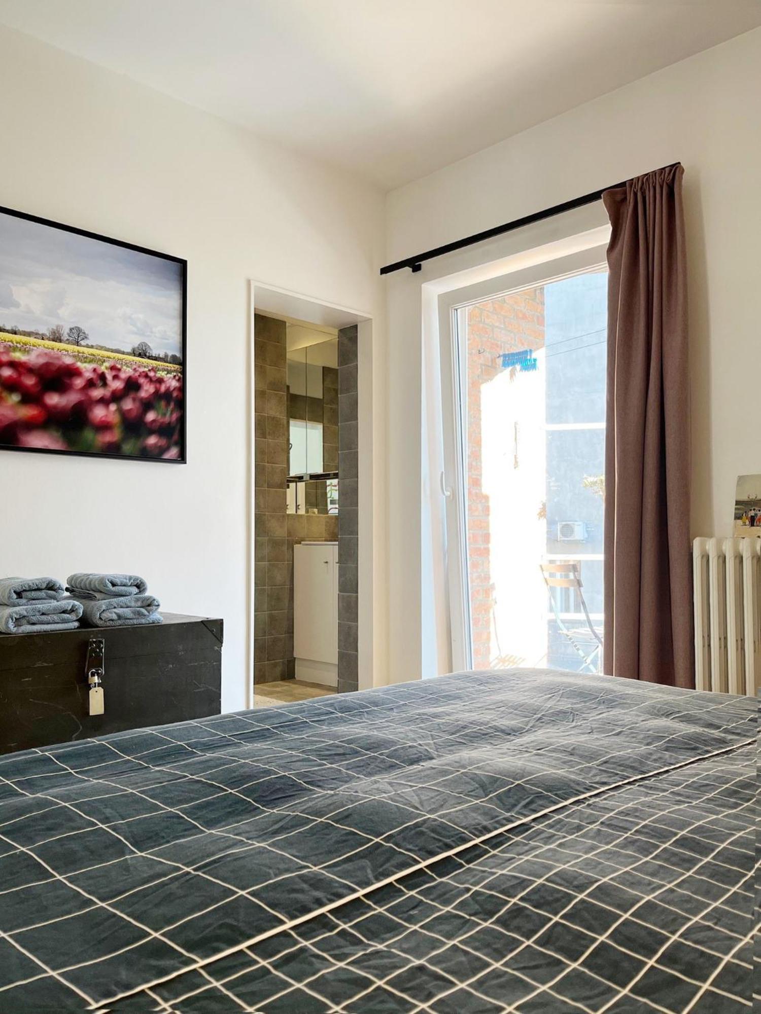 Trendy & Sunny Apartment In เกนต์ ภายนอก รูปภาพ